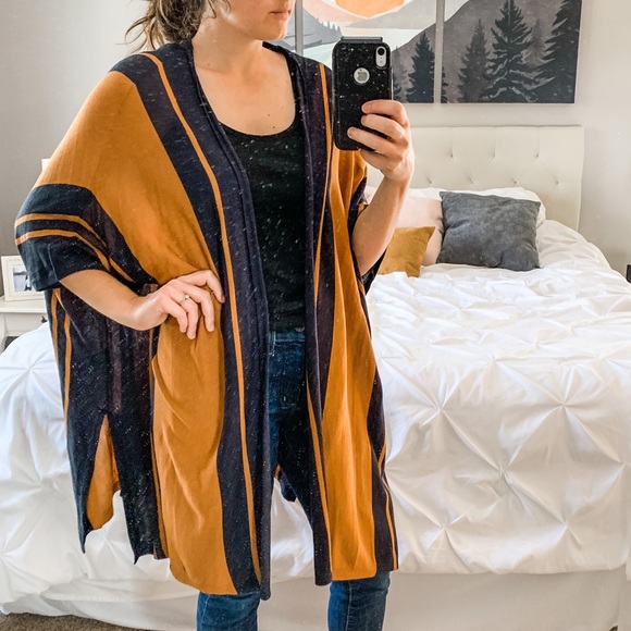 H&M brown & navy oversized draped cardigan - Picture 2 of 7